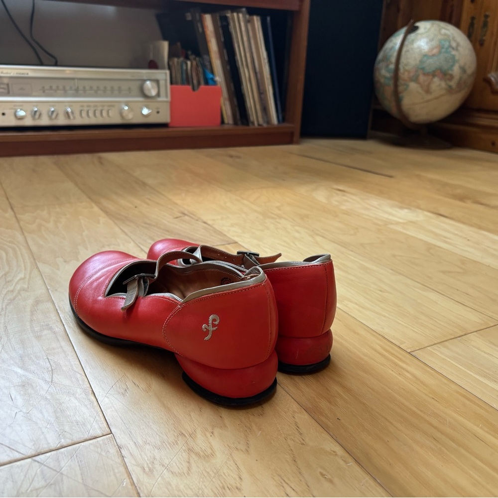 John Fluevog Orange Mary Jane Flats with Cream Strap and Trim - Picture 5 of 13
